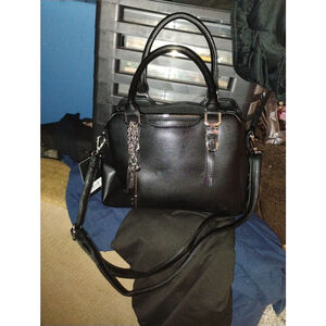 #76. nwt crossbody or shoulder bag